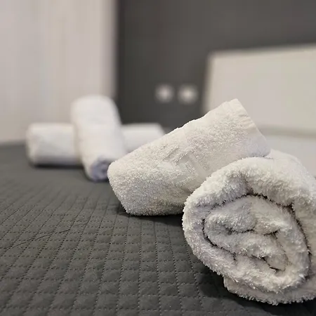 Appartement New Bazar-central 1 With Balcony