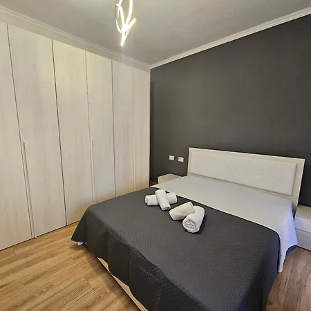 New Bazar-central 1 With Balcony *